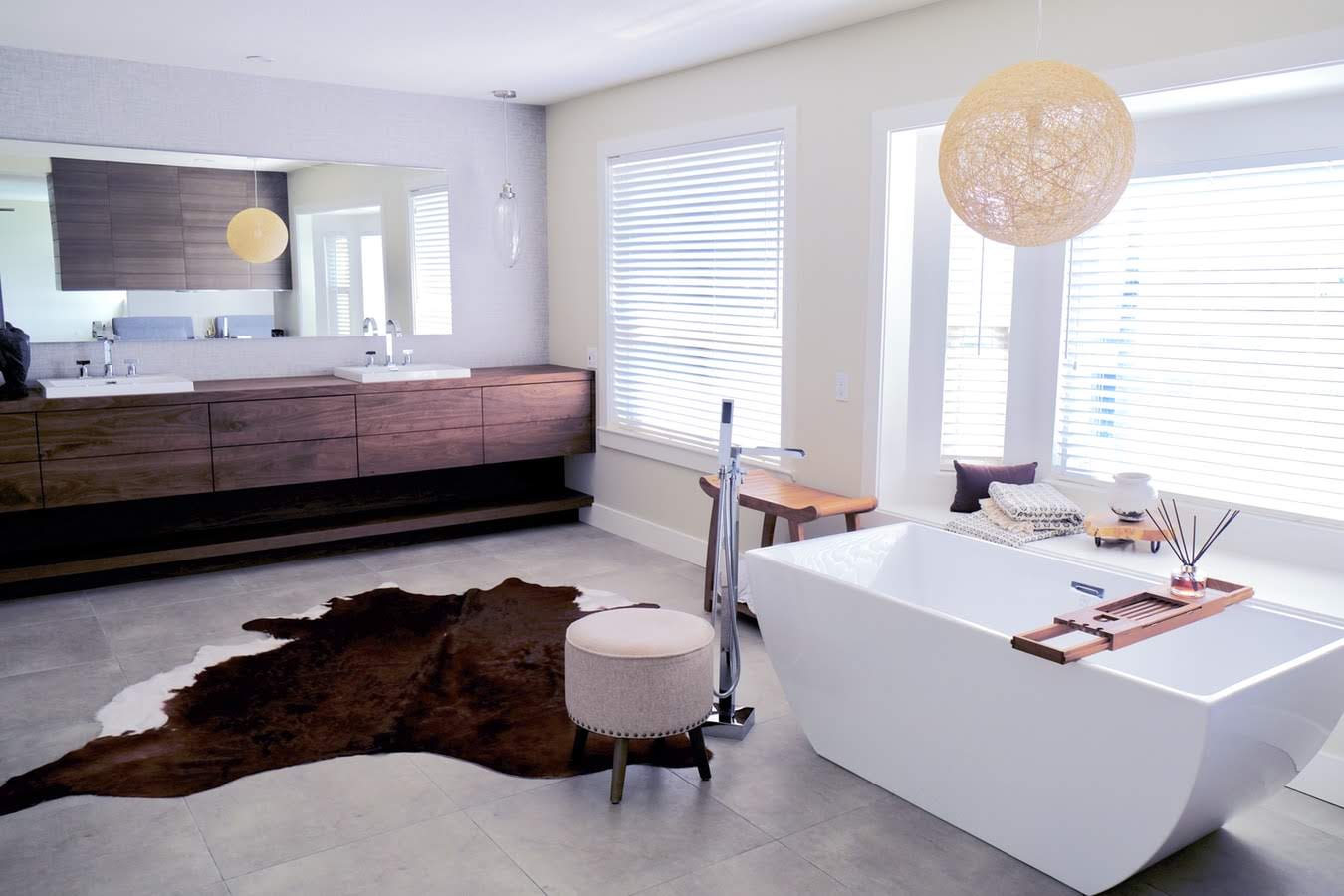 15 Amazing Modern Bathroom Floor Tile Ideas and Designs